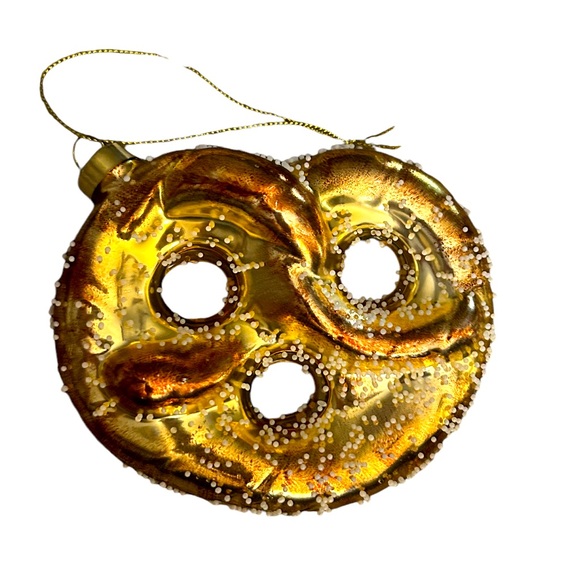NWT Kirklands Pretzel Ornament Glass - Picture 1 of 2